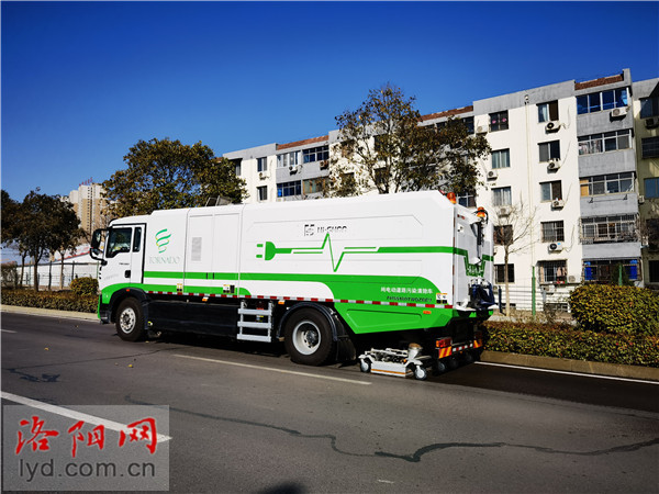 The first in Luoyang! The most advanced domestic “road vacuum cleaner” sanitation vehicle was unveiled in Jianxi District